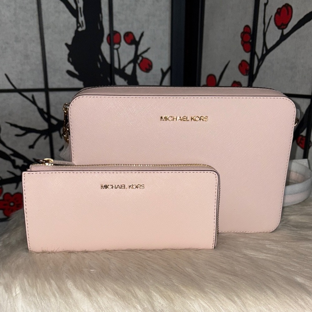 Michael Kors JET SET ITEM Lg Crossbody/JET SET TRAVEL Lg 3Qtr Zip Wallet 2pc Set